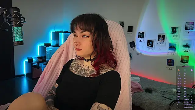 deadlysweet online show from January 15, 3:22 am