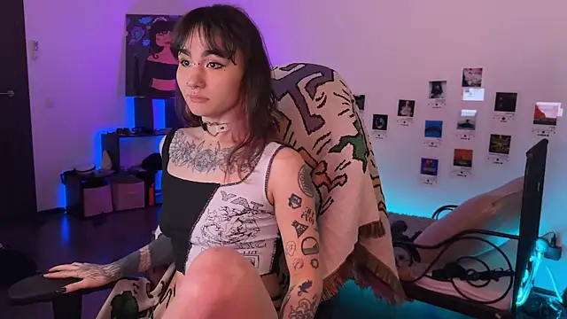 deadlysweet online show from May 25, 1:22 am