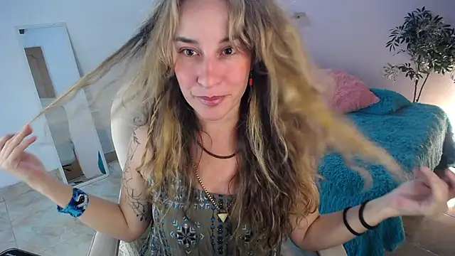 Paula Paz online show from October 8, 2:25 pm