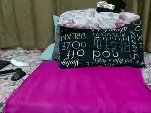 NaughtyFlower88 online show from December 11, 3:47 pm