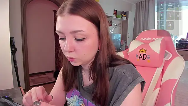 elisejays online show from January 16, 10:10 am