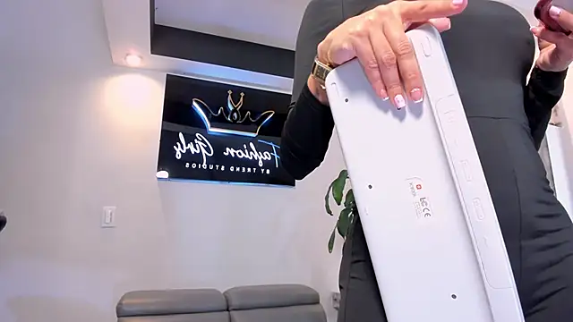 Snapshot of AnaRuiz chatting on November 14, 2:16 pm AnaRuiz online show from November 14, 2:16 pm