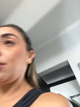 Snapshot of AnaRuiz chatting on November 22, 3:22 pm AnaRuiz online show from November 22, 3:22 pm