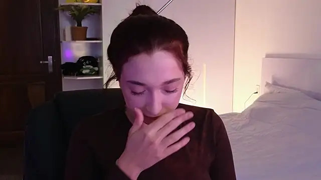 YasmineWest online show from June 15, 2:36 am