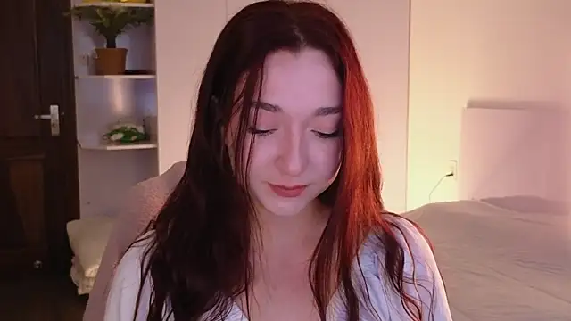 YasmineWest online show from June 17, 1:08 am