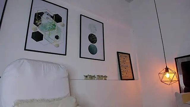 Snapshot of amysc chatting on February 9, 11:47 am amysc online show from February 9, 11:47 am