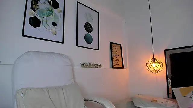 amysc online show from April 4, 12:02 pm