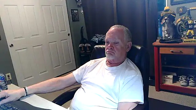 nobledad online show from June 18, 1:06 am