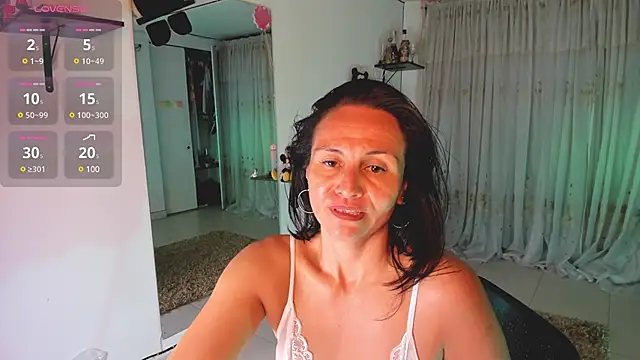 Snapshot of lollita_23_ chatting on February 10, 7:17 pm lollita 23 online show from February 10, 7:17 pm