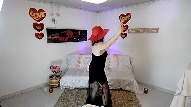 lollita 23  online show from April 13, 8:14 pm