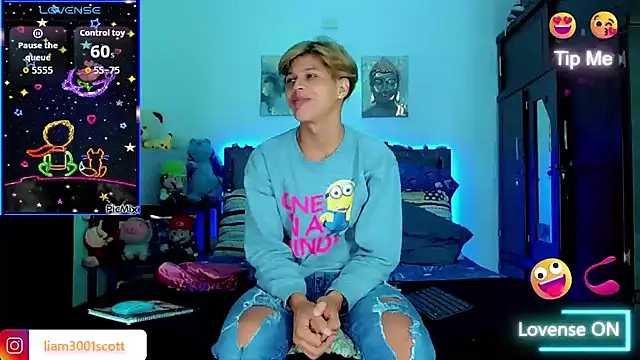 Liamscott  online show from November 17, 8:36 pm