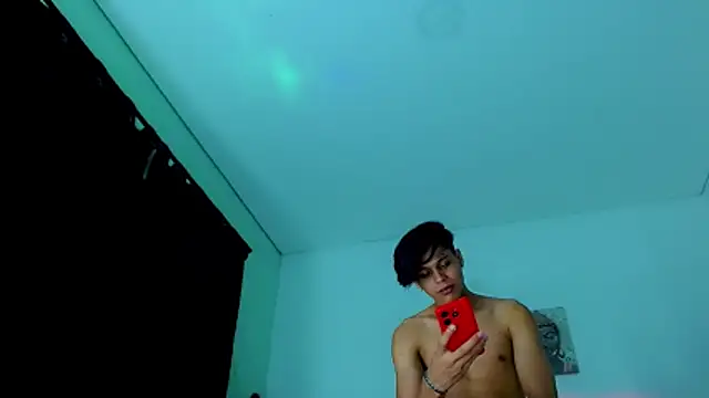 Snapshot of Liamscott_ chatting on February 12, 3:23 am Liamscott online show from February 12, 3:23 am