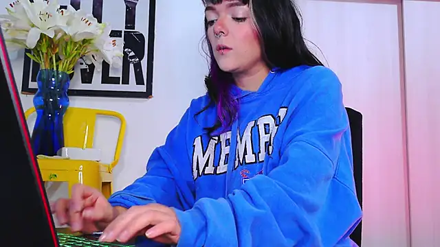 purple em69 online show from November 16, 6:52 am