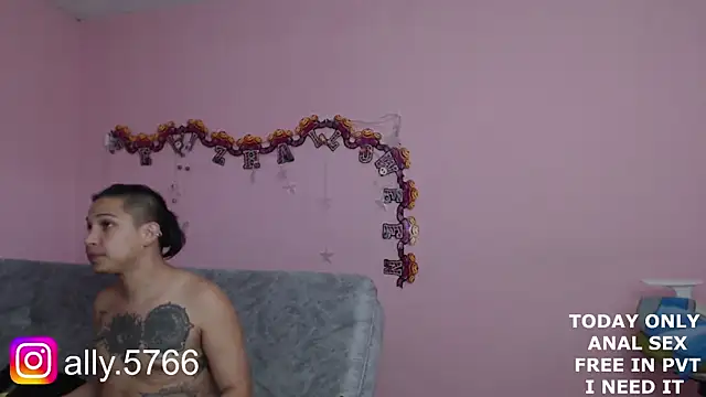 Snapshot of CoreAlejito chatting on November 7, 9:26 pm CoreAlejito online show from November 7, 9:26 pm