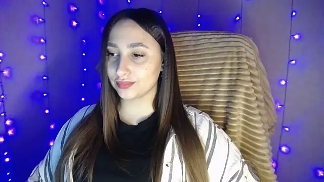 QueenOfAngels online show from January 16, 8:00 am