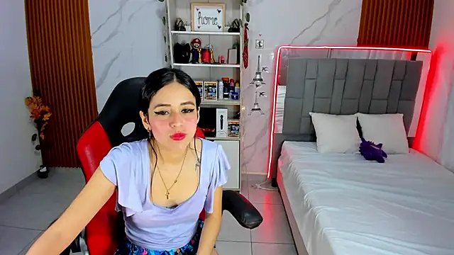 HannaSexyy online show from November 18, 1:44 am