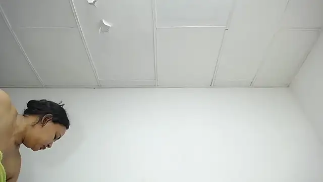 CrushOnMe  online show from March 29, 6:35 am