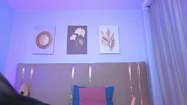 sarah cruzz  online show from December 5, 1:14 am