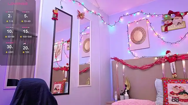 Snapshot of sarah_cruzz_ chatting on December 23, 2:20 am sarah cruzz online show from December 23, 2:20 am