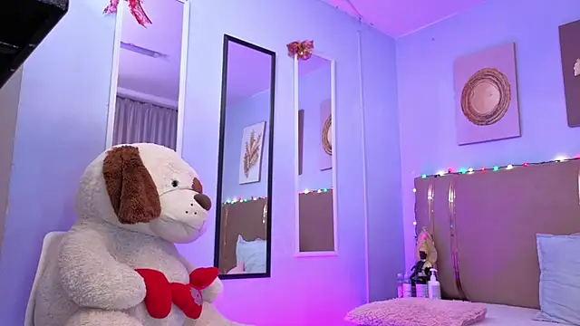 Snapshot of sarah_cruzz_ chatting on January 18, 1:31 am sarah cruzz online show from January 18, 1:31 am