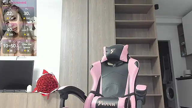 Megan Ros online show from January 5, 6:46 am