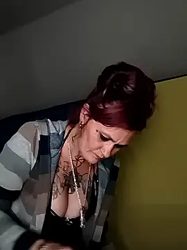 renegade vyxxen online show from January 18, 7:01 am