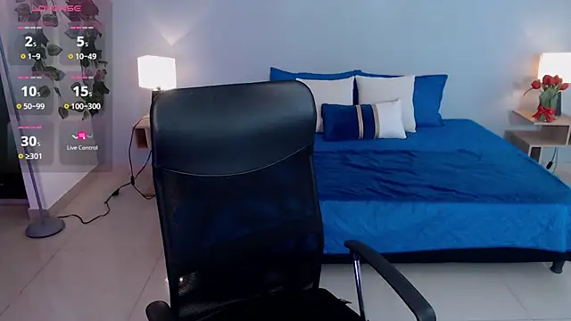 JasmineCampbell  online show from October 10, 1:32 pm