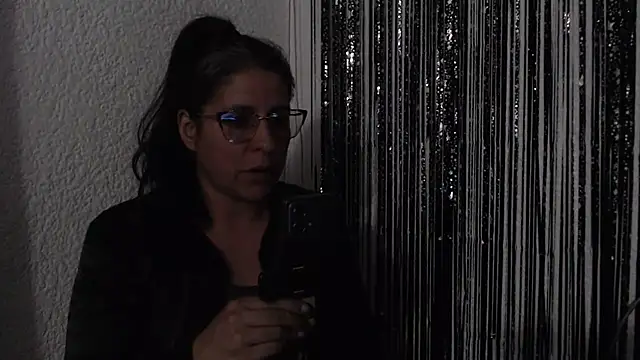 Snapshot of LucifernandaSw chatting on February 28, 4:21 am LucifernandaSw online show from February 28, 4:21 am