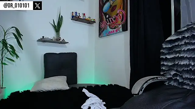 Snapshot of HillAndJack333 chatting on September 28, 11:32 pm HillAndJack333 online show from September 28, 11:32 pm