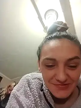 Snapshot of Summer_lovin69 chatting on January 25, 5:51 am Summer lovin69 online show from January 25, 5:51 am