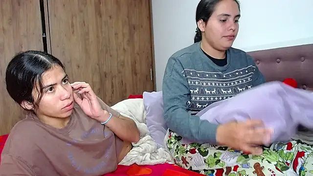 CleoAndAshley online show from March 9, 5:33 am
