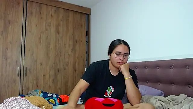 CleoAndAshley online show from March 17, 12:41 am