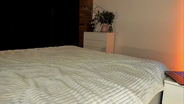 Rachel Rey online show from December 18, 6:36 pm