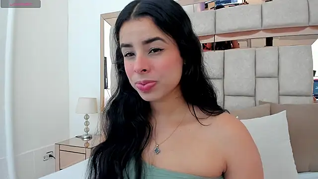 emma castilloo online show from November 17, 9:53 pm