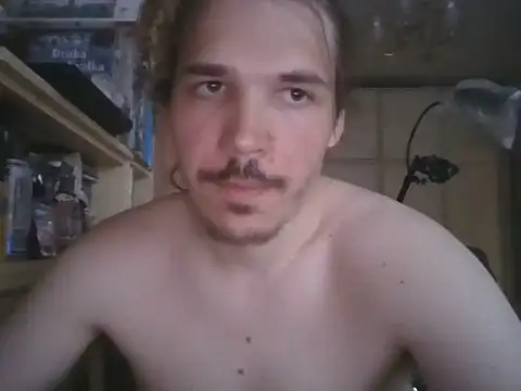 Snapshot of Davideksexy chatting on August 3, 6:33 pm Davideksexy online show from August 3, 6:33 pm