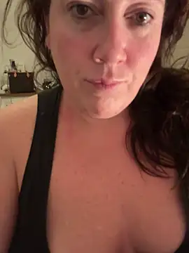xsexycurvymilf online show from February 24, 6:16 am