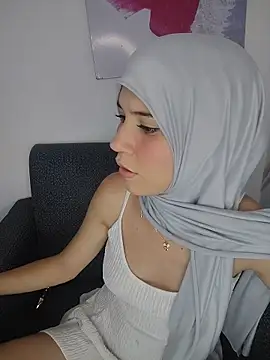 Snapshot of hanaa_18 chatting on July 8, 6:12 pm hanaa 18 online show from July 8, 6:12 pm
