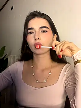 Coralinee 01 online show from January 9, 12:13 am