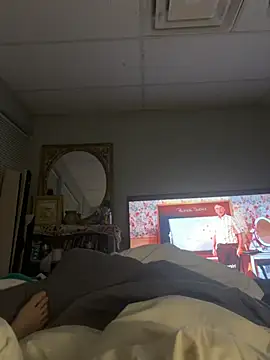 Snapshot of Indyplayer chatting on October 20, 11:10 am Indyplayer online show from October 20, 11:10 am