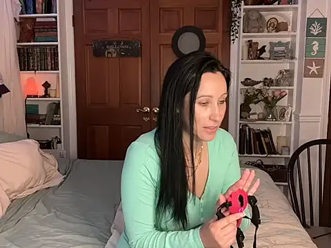 Snapshot of cutelittlemama0418 chatting on October 15, 12:05 pm cutelittlemama0418 online show from October 15, 12:05 pm