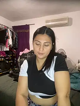 Snapshot of valentinesexx chatting on December 17, 7:48 pm valentinesexx online show from December 17, 7:48 pm