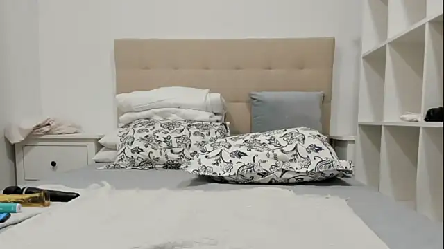 Snapshot of emmita69_ chatting on November 9, 12:09 am emmita69 online show from November 9, 12:09 am