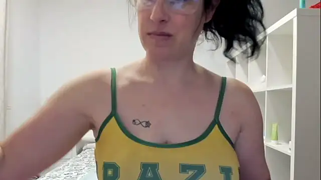 Snapshot of emmita69_ chatting on November 27, 10:34 pm emmita69 online show from November 27, 10:34 pm