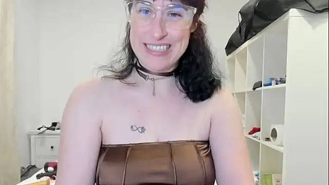 Snapshot of emmita69_ chatting on January 15, 5:12 am emmita69 online show from January 15, 5:12 am