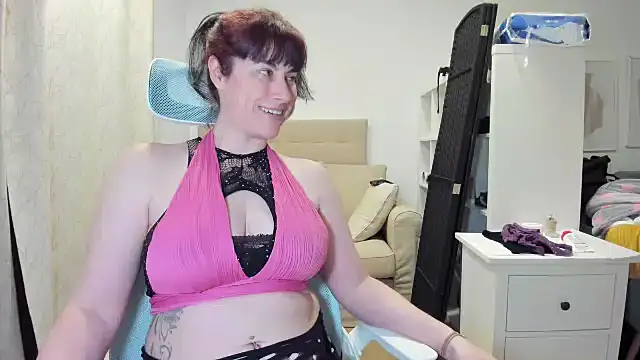 Snapshot of emmita69_ chatting on February 1, 10:41 pm emmita69 online show from February 1, 10:41 pm