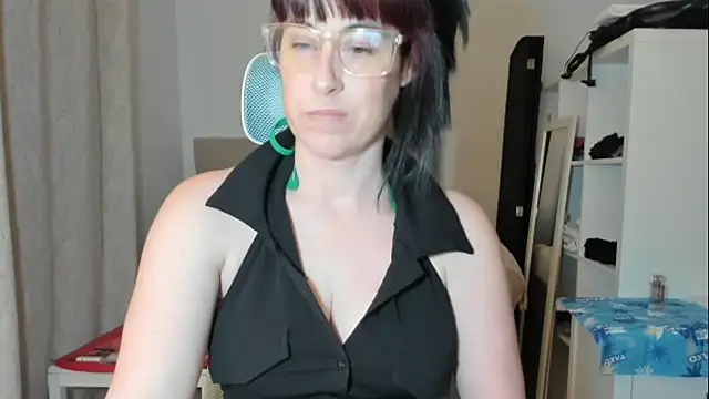 Snapshot of emmita69_ chatting on February 8, 1:09 am emmita69 online show from February 8, 1:09 am