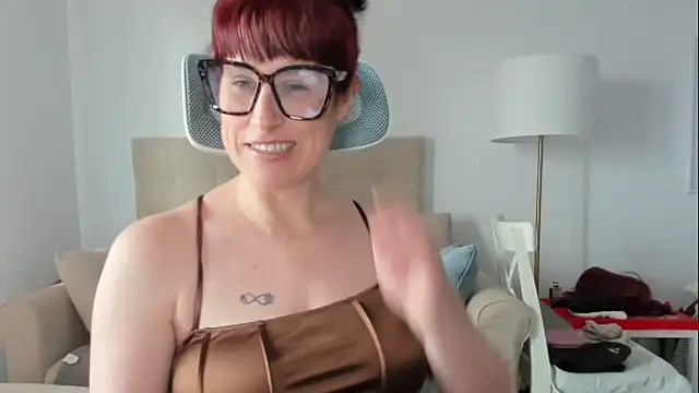 Snapshot of emmita69_ chatting on March 4, 9:15 am emmita69 online show from March 4, 9:15 am