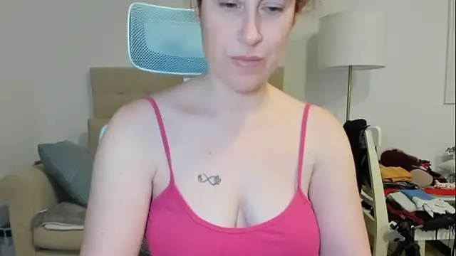 Snapshot of emmita69_ chatting on March 10, 5:34 am emmita69 online show from March 10, 5:34 am