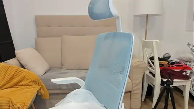 Snapshot of emmita69_ chatting on March 16, 3:56 am emmita69 online show from March 16, 3:56 am