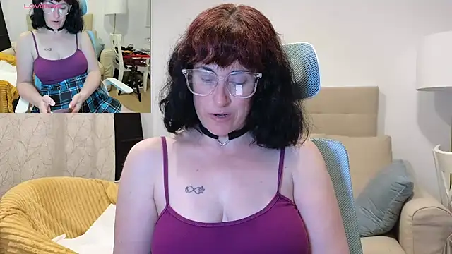 Snapshot of emmita69_ chatting on March 18, 11:19 pm emmita69 online show from March 18, 11:19 pm